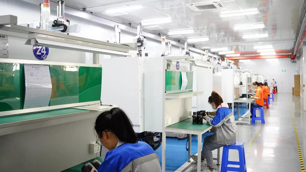 rapid MFG injection molding factory floor 002